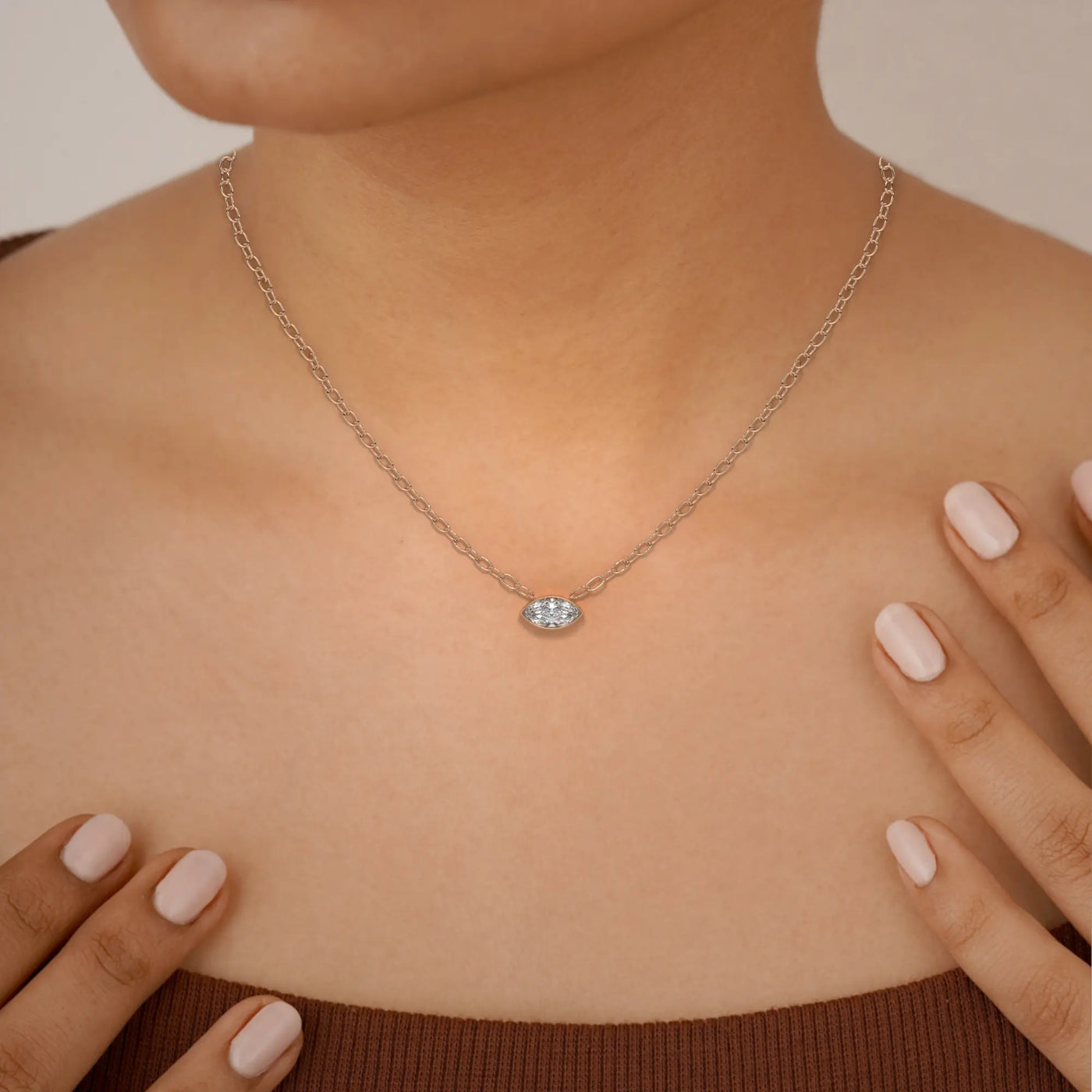 pendant marquise diamond gold base front