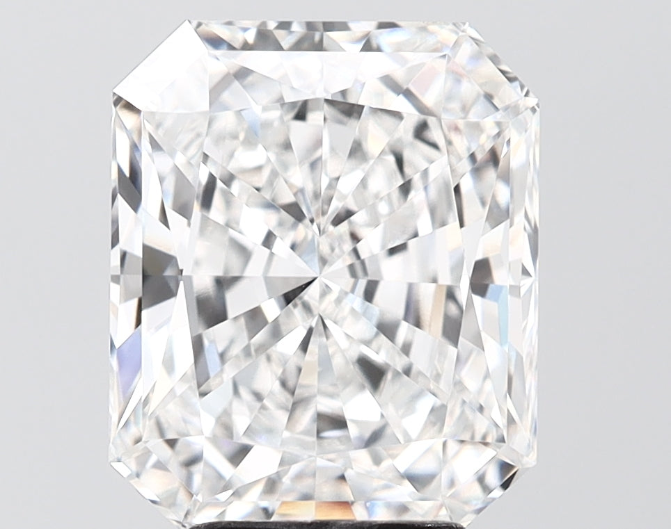 4.63 carat radiant lab grown diamond E color VVS2 clarity