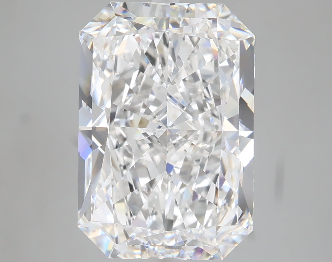 5.07 carat radiant lab grown diamond E color VVS2 clarity