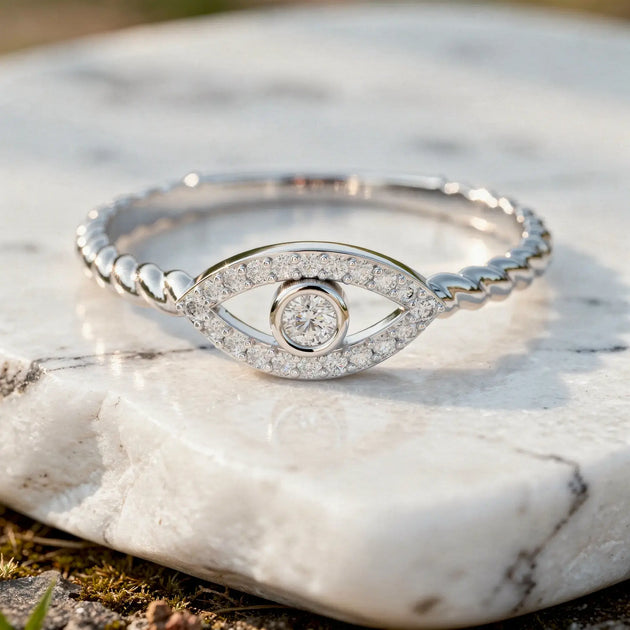Close-up: Round Diamond Bracelet with Pave Setting in 14k White Gold - Lab Grown - Driona Jewels