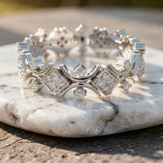 Close-up: Round Diamond Crown with Pave Setting in 14k White Gold - Lab Grown - Driona Jewels