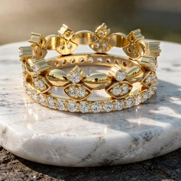 Close-up: Round Diamond Crown with Pave Setting in 14k Yellow Gold - Lab Grown - Driona Jewels