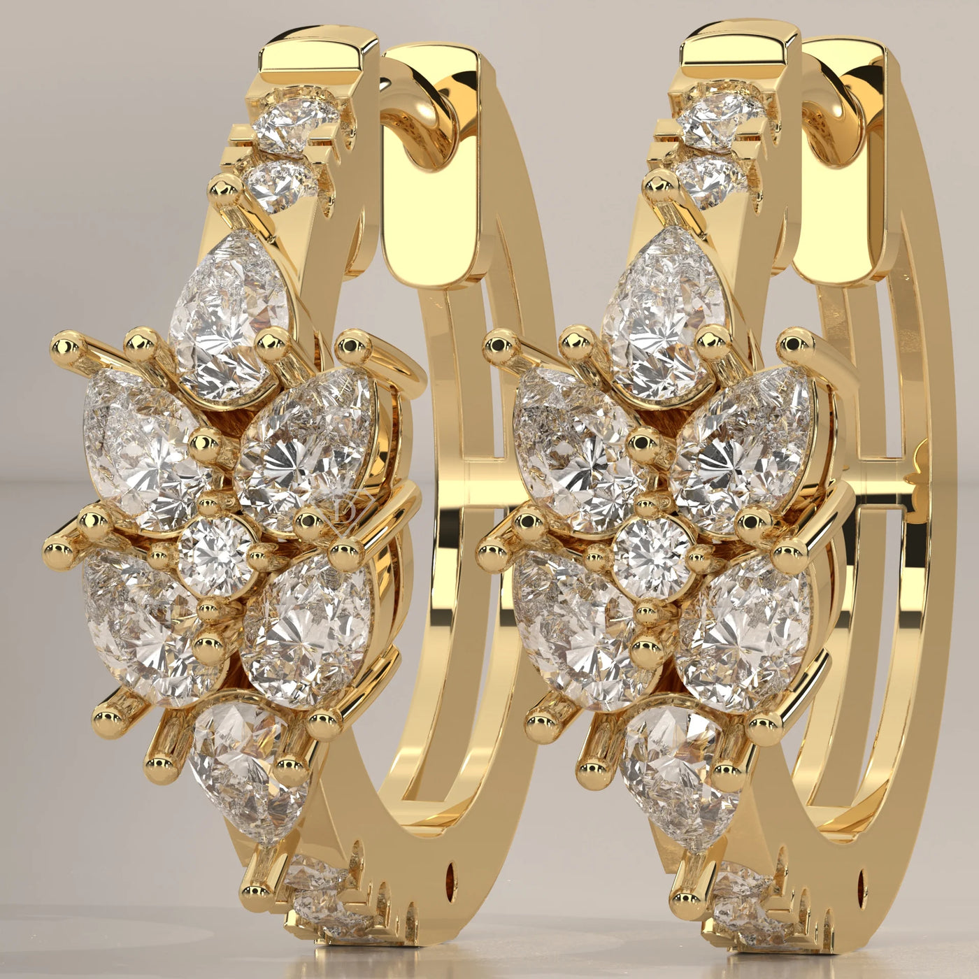 Stone Detail: Round Lab Grown Diamonds in Cluster Setting – Yellow Gold – Driona Jewels