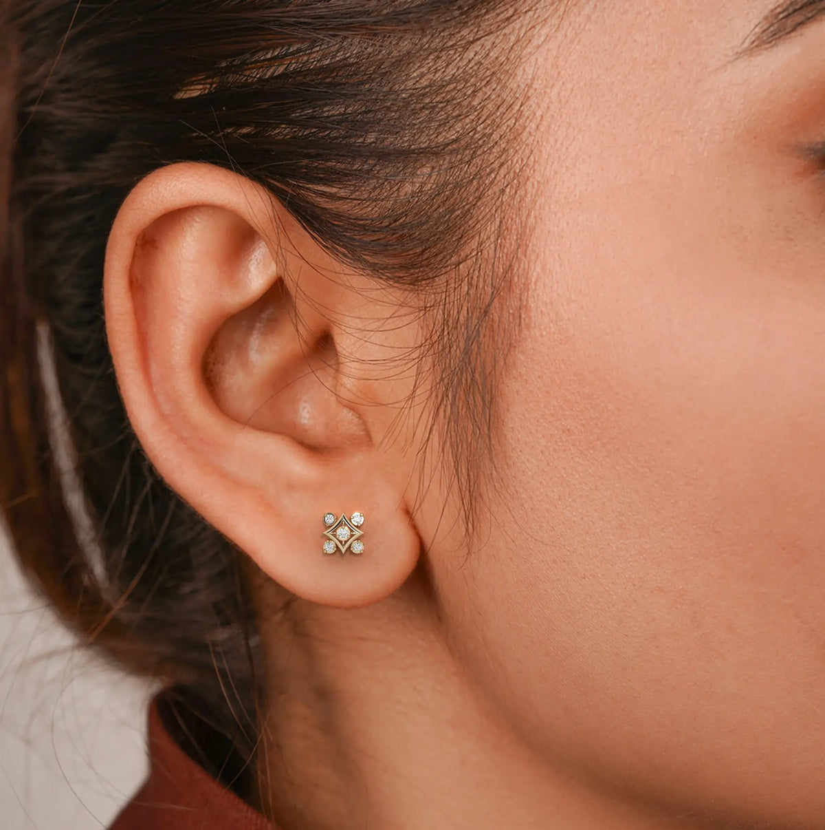 earring stud diamond gold base side