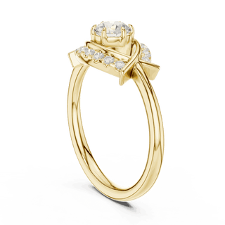 Three-Quarter View: Round Brilliant Diamond Engagement Ring with Star-Shaped Geometric Halo and Pavé Setting in 18K Yellow Gold – Lab Grown – Driona Jewels