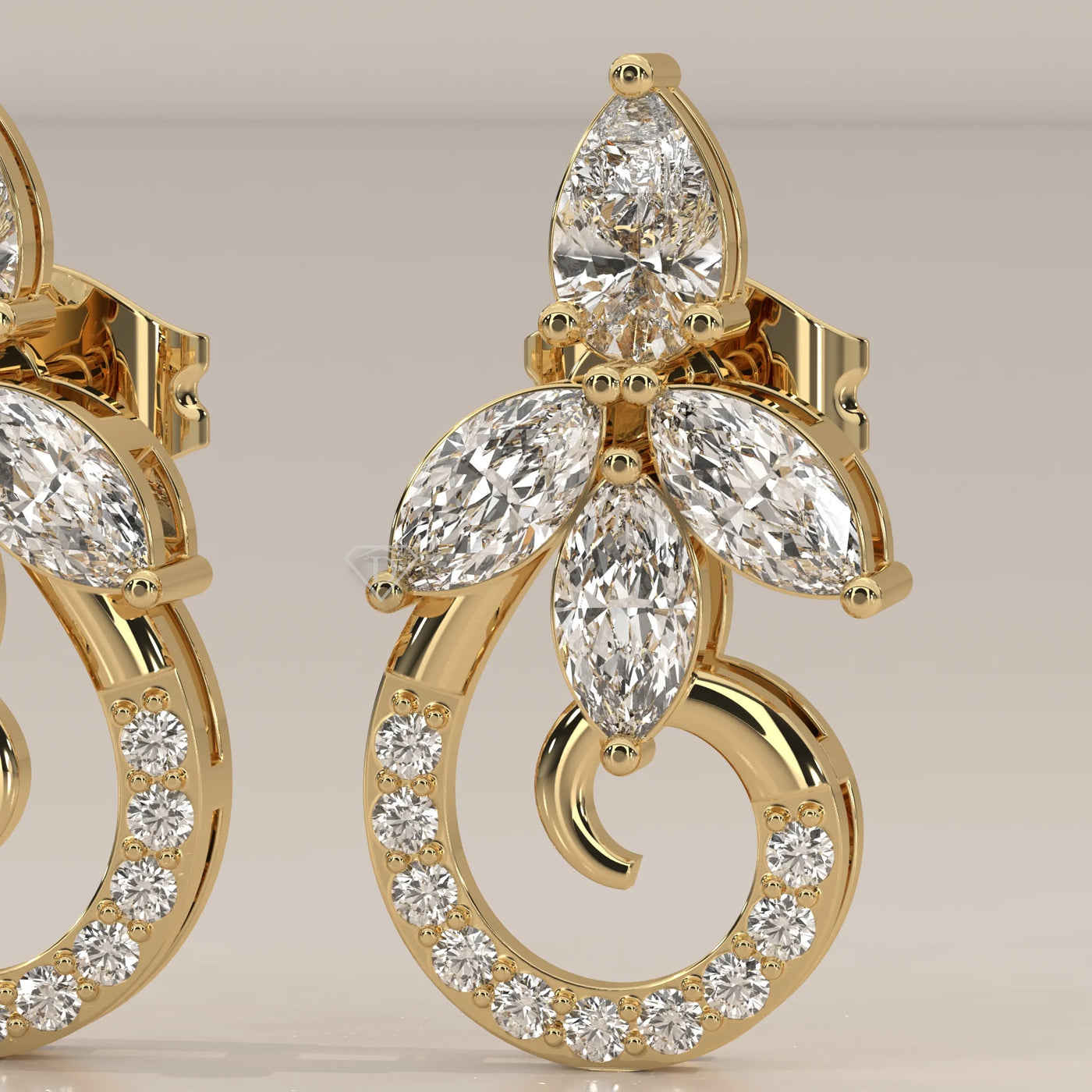 Stone Detail: Round Lab Grown Diamonds in Cluster Setting – Yellow Gold – Driona Jewels