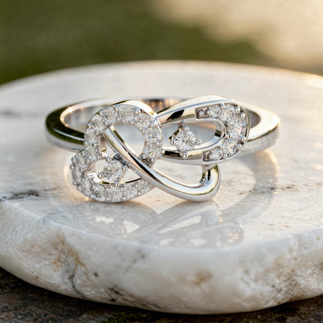 Intertwined Diamond Ring: Modern Infinity Loop Design