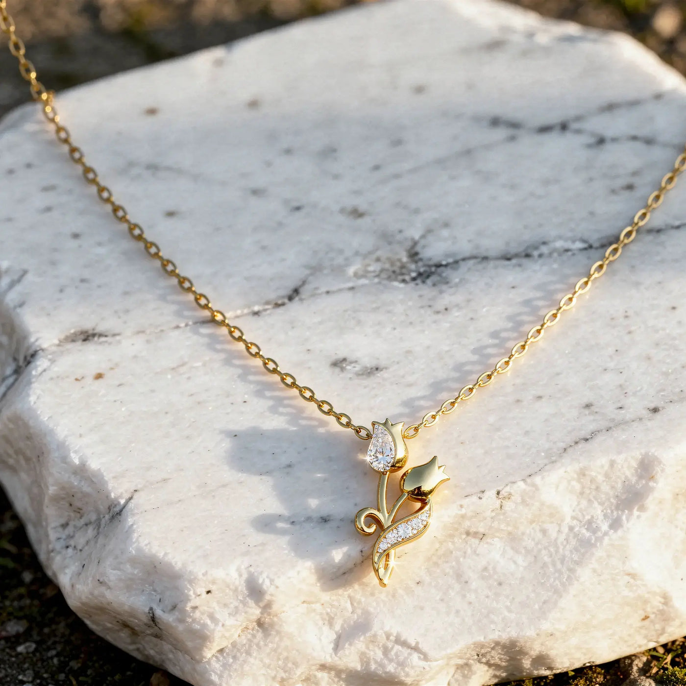 Close-up: Round Diamond Necklace with Prong Setting in 14k Yellow Gold - Lab Grown - Driona Jewels