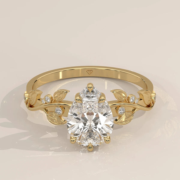 Front View: Pear Diamond Ring with Prong Setting in Yellow Gold – Lab Grown – Driona Jewels
