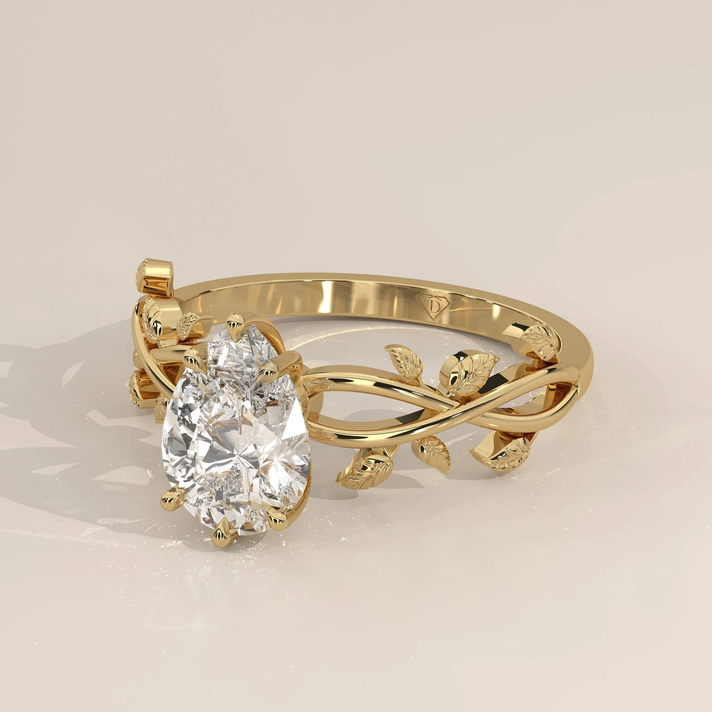 Front View: Pear Diamond Ring with Prong Setting in Yellow Gold – Lab Grown – Driona Jewels