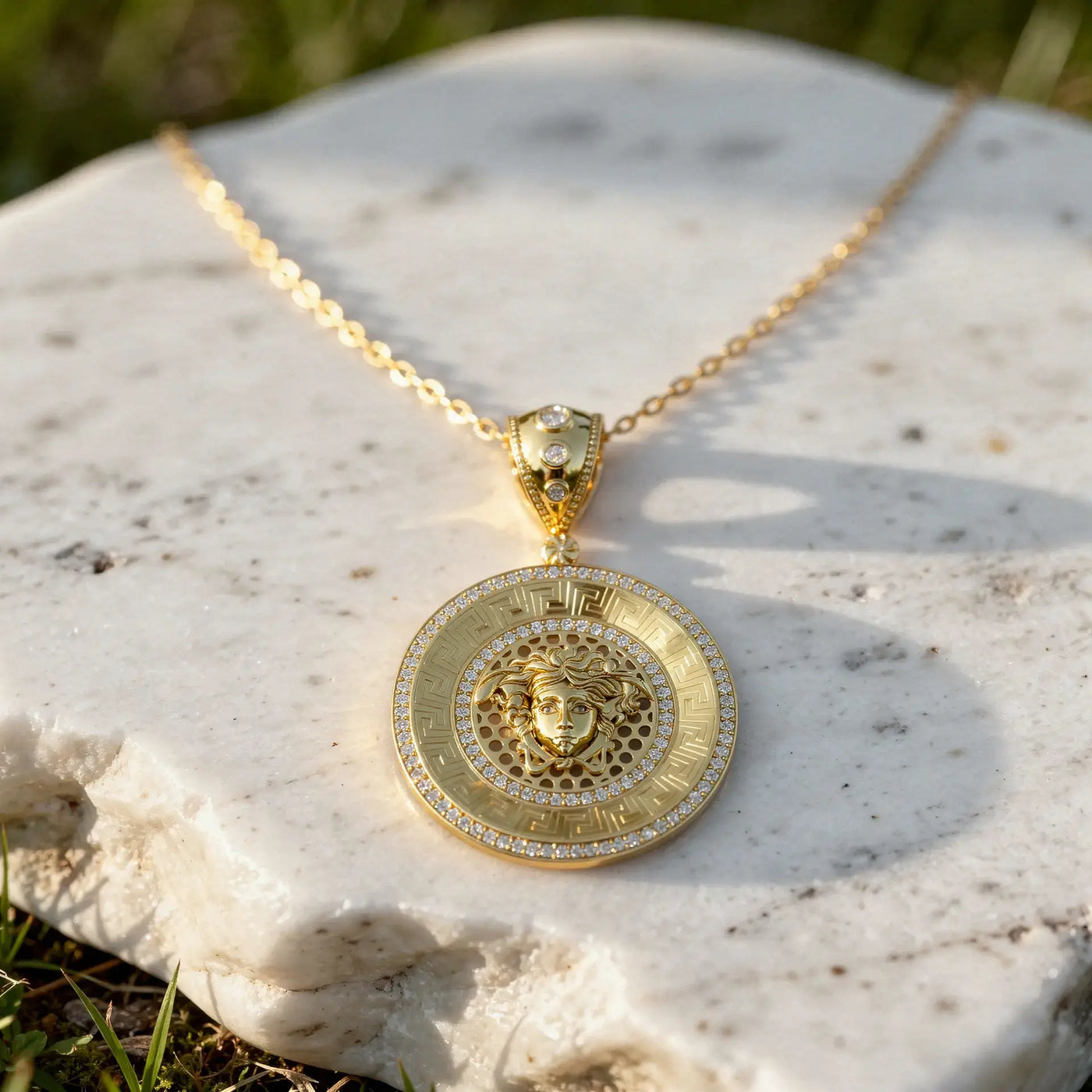 Front-View: Round Diamond Pendant with Pave Setting in 14k Gold - Lab Grown - Driona Jewels