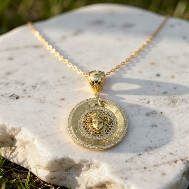 Front-View: Round Diamond Pendant with Pave Setting in 14k Gold - Lab Grown - Driona Jewels