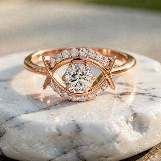 Close-up: Round Diamond Ring with Halo Setting in 14k Rose Gold - Lab Grown - Driona Jewels