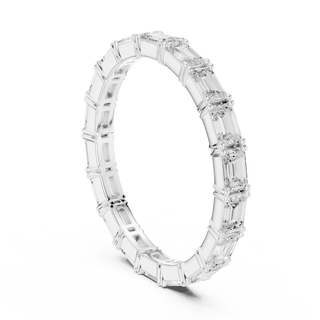 Three-quarter-view: Round Diamond Ring with Halo Setting in 14k White Gold - Lab Grown - Driona Jewels
