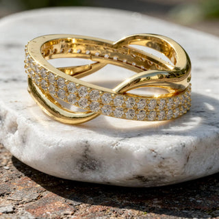 Close-up: Round Diamond Ring with Pave Setting in 14k Yellow Gold - Lab Grown - Driona Jewels