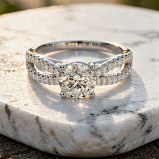 Close-up: Round Diamond Engagement Ring with Split Shank Setting in 14k White Gold - Lab Grown - Driona Jewels