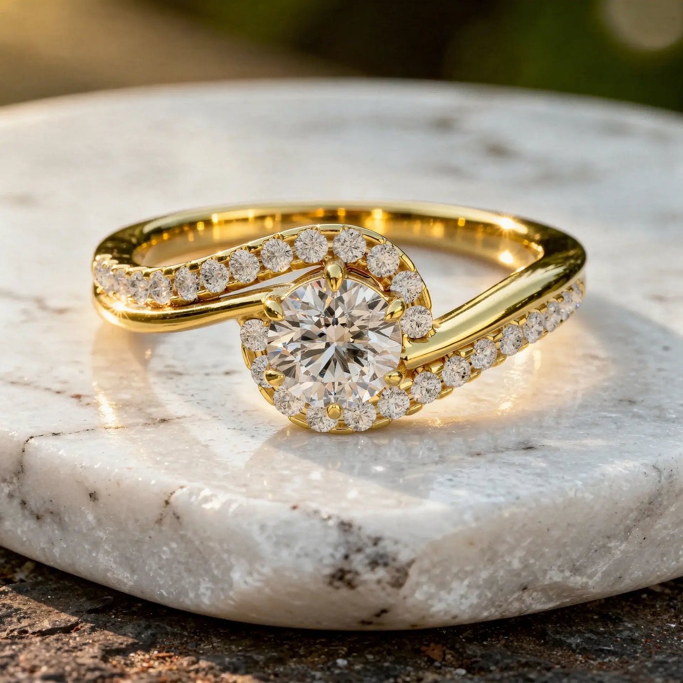 Close-up: Round Diamond Ring with Twist Setting in 14k Yellow Gold - Lab Grown - Driona Jewels
