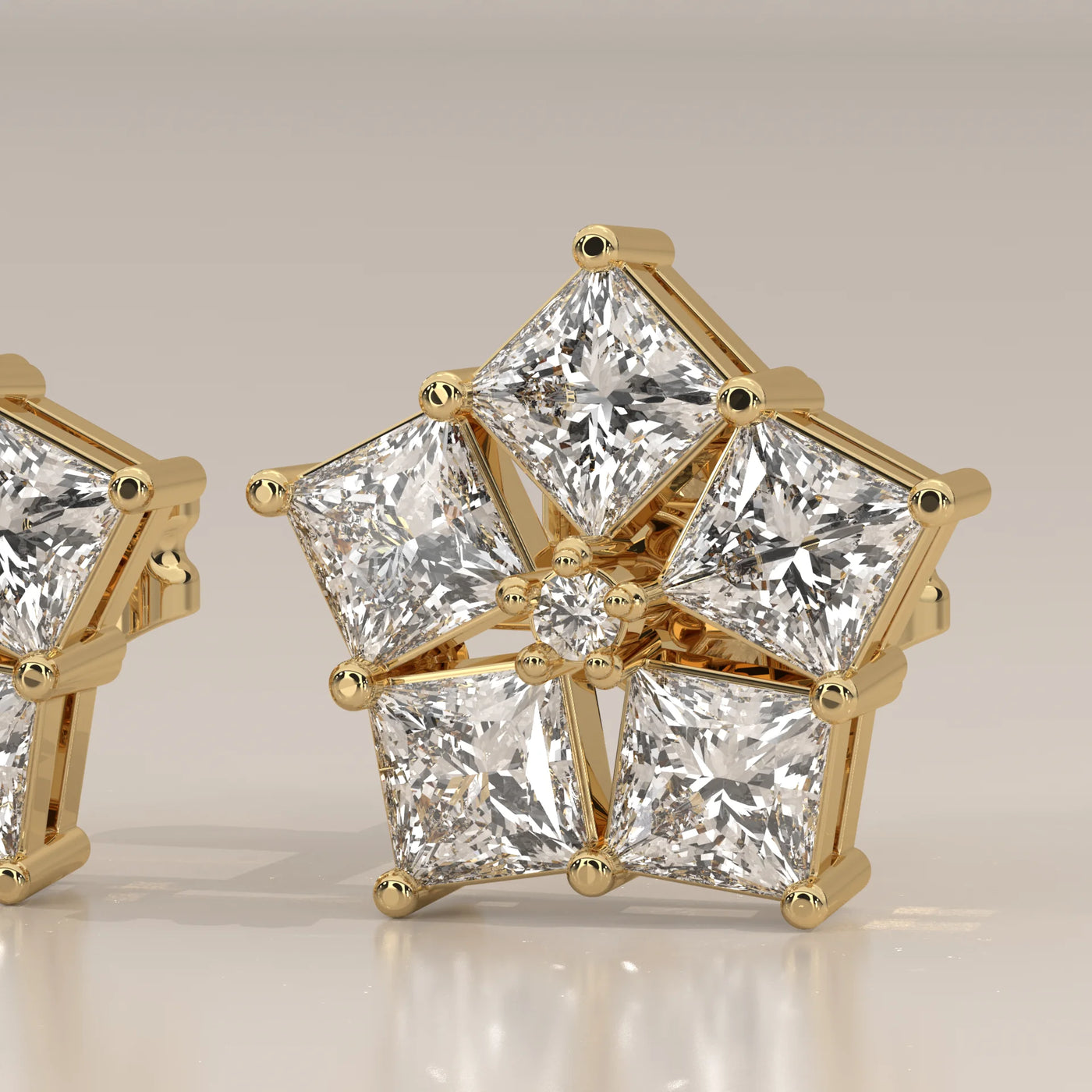 Stone Detail: Round Lab Grown Diamonds in Cluster Setting – Yellow Gold – Driona Jewels