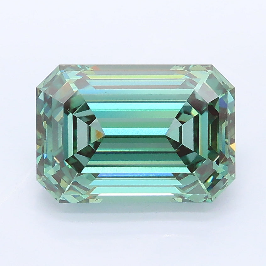 3.65 carat fancy vivid green emerald lab grown diamond VVS2 clarity