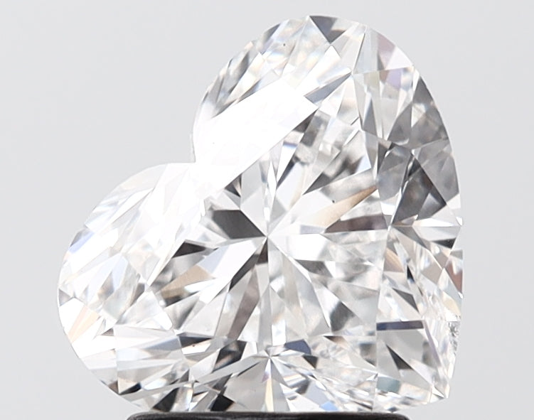 2.51 carat heart lab grown diamond E color VS2 clarity