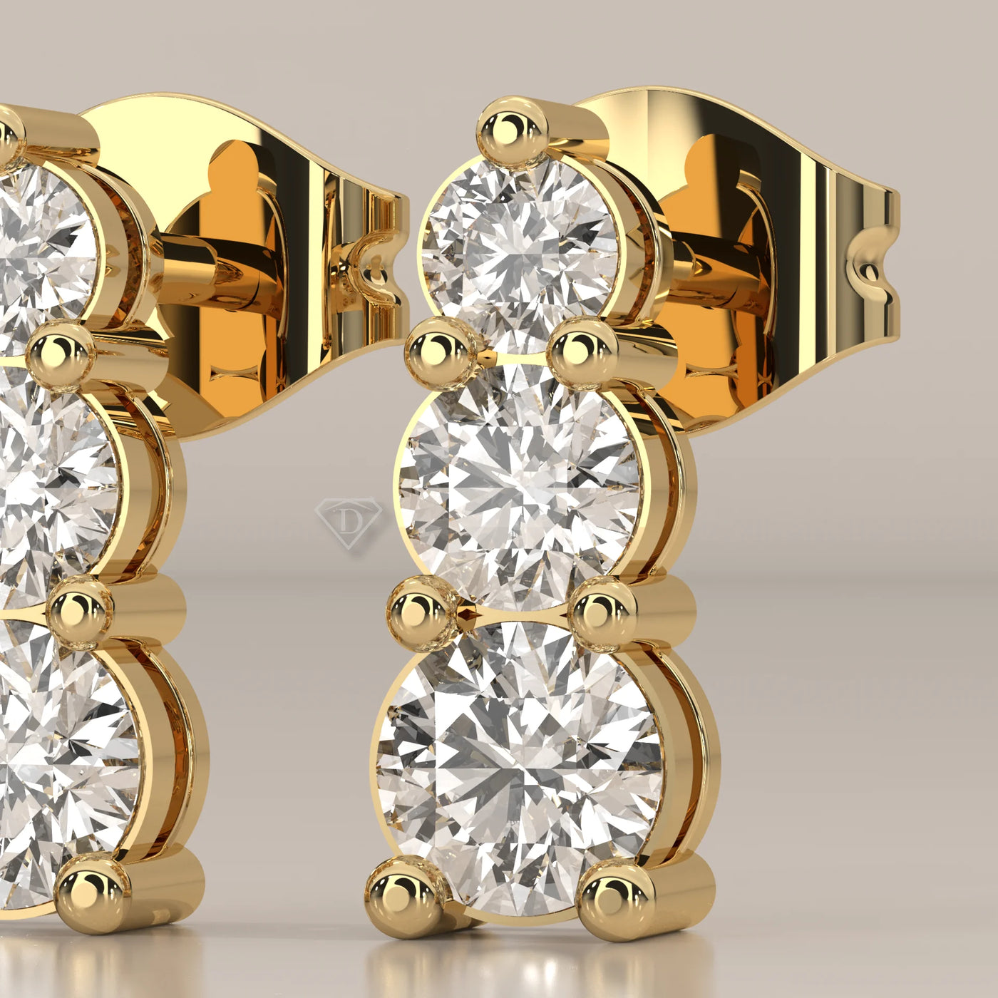 Stone Detail: Round Lab Grown Diamonds in Three-Stone Setting – Yellow Gold – Driona Jewels